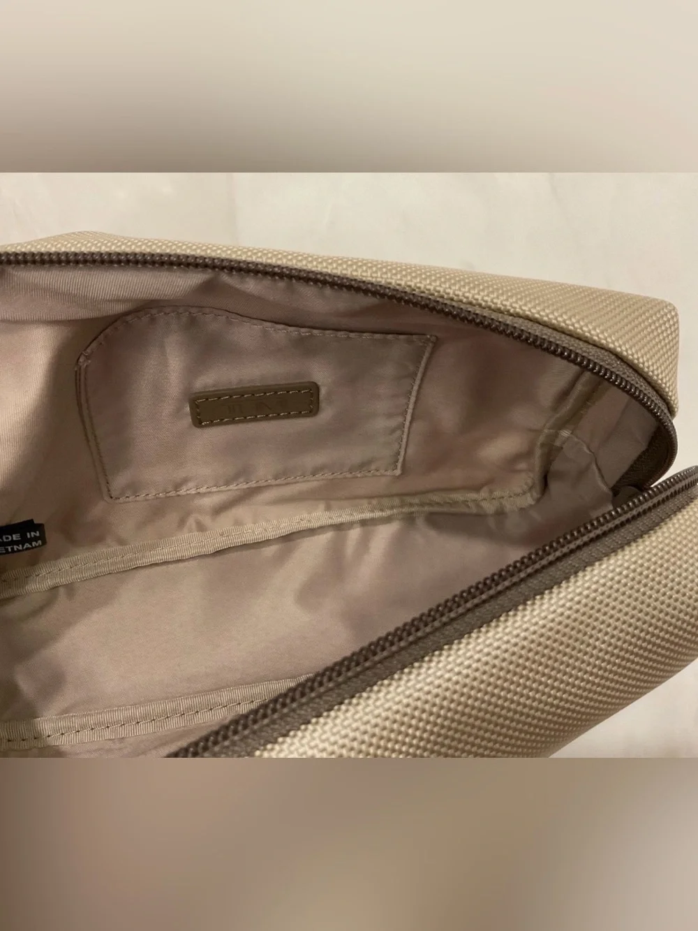 NEW - TUMI Ballistic Nylon Zippered Medium Kit Pouch - Cosmetic Bag - TONAL SAND